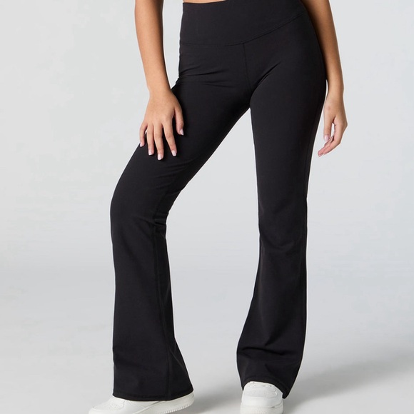 🤸🏻Active high rise flare pants - Picture 1 of 3